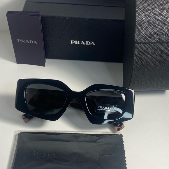 New - PRADA EYEWEAR PR 15YS SUNGLASSES
BLACK & PINK - Picture 10 of 16